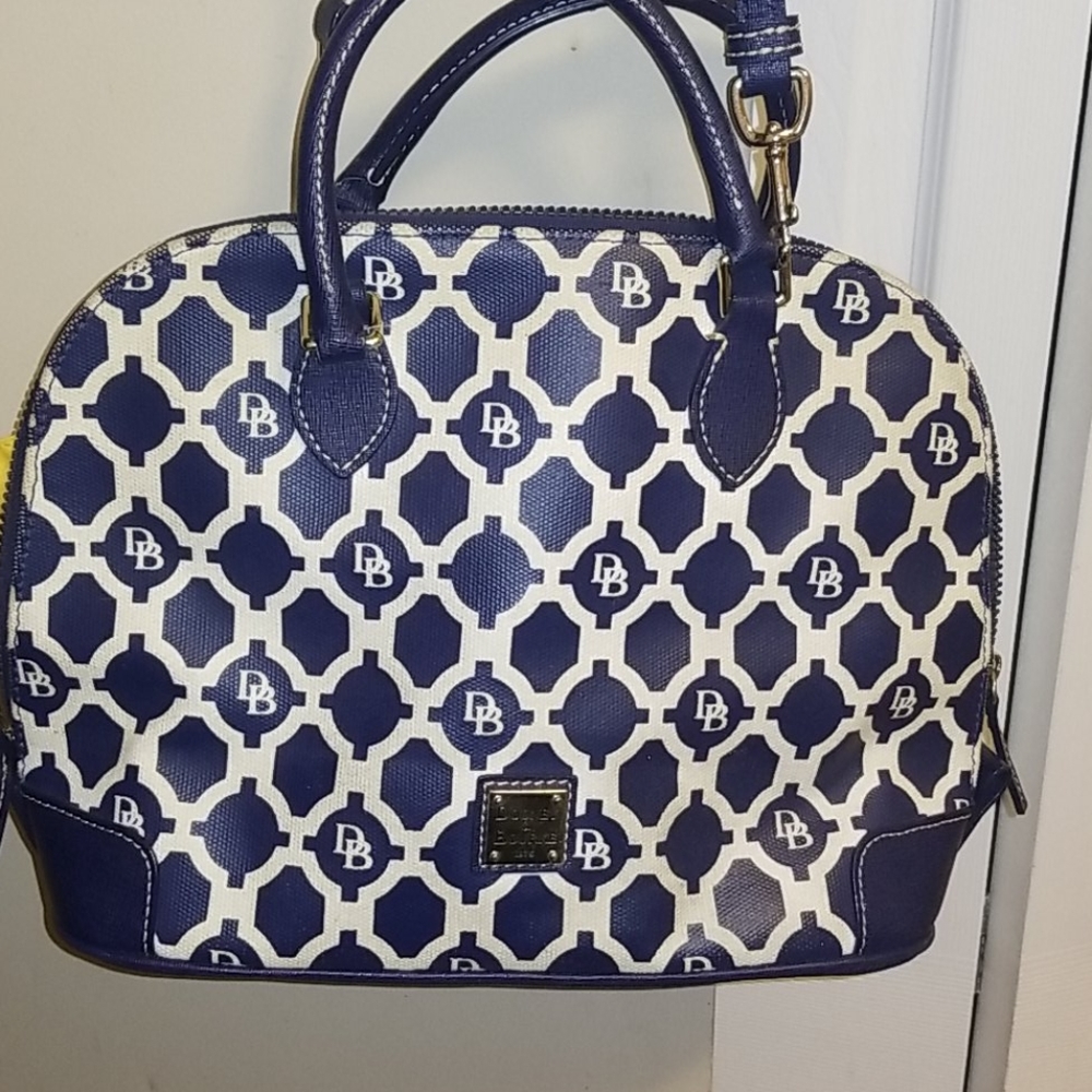 Dooney and bourke purse